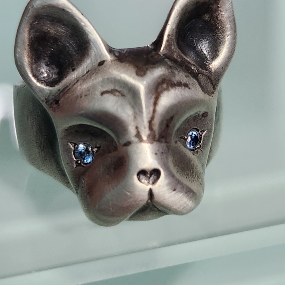 Elina Gleizer Silver Frenchie Ring, Sapphir Eyes, oxydized silver, 6, preloved - Picture 6 of 7